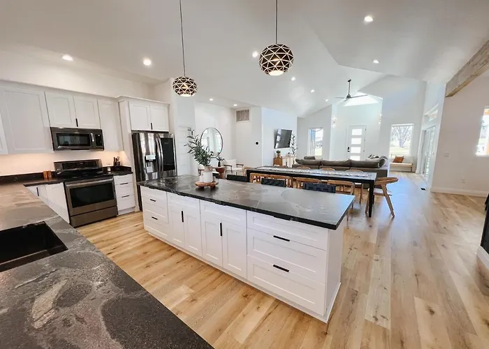 Luxury Modern Family Vacation- Bison Ridge Retreat Ferienhaus *