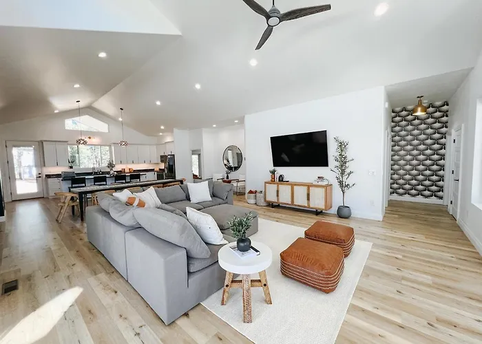 Luxury Modern Family Vacation- Bison Ridge Retreat Show Low