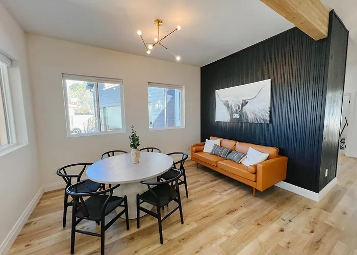 Luxury Modern Family Vacation- Bison Ridge Retreat Ferienhaus